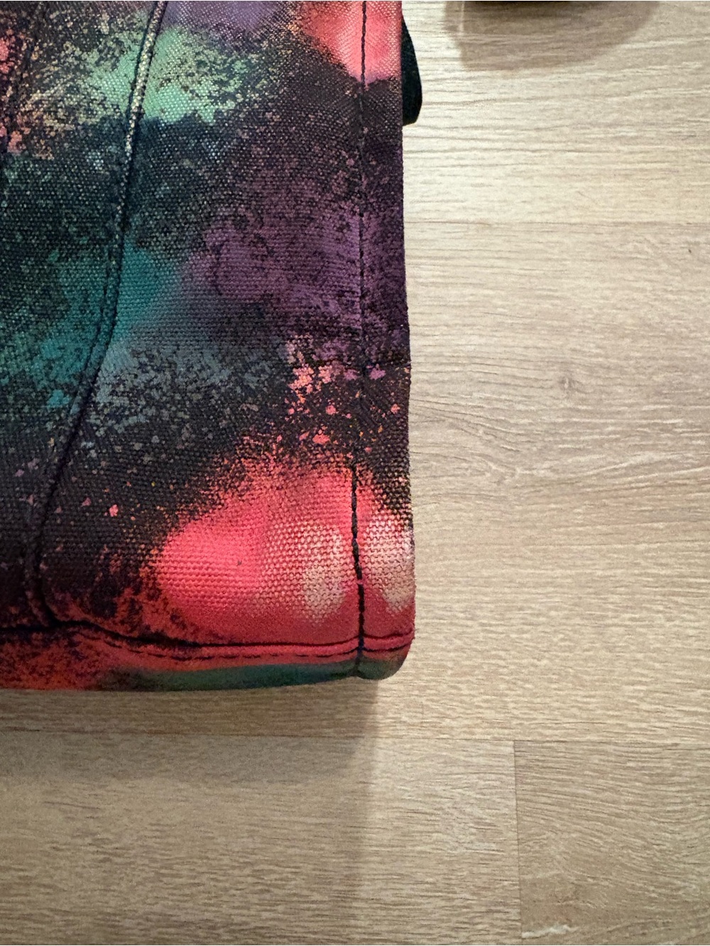 Medium Marc Jacobs Berry Skittles Splatter The Tote Bag - Picture 12 of 14